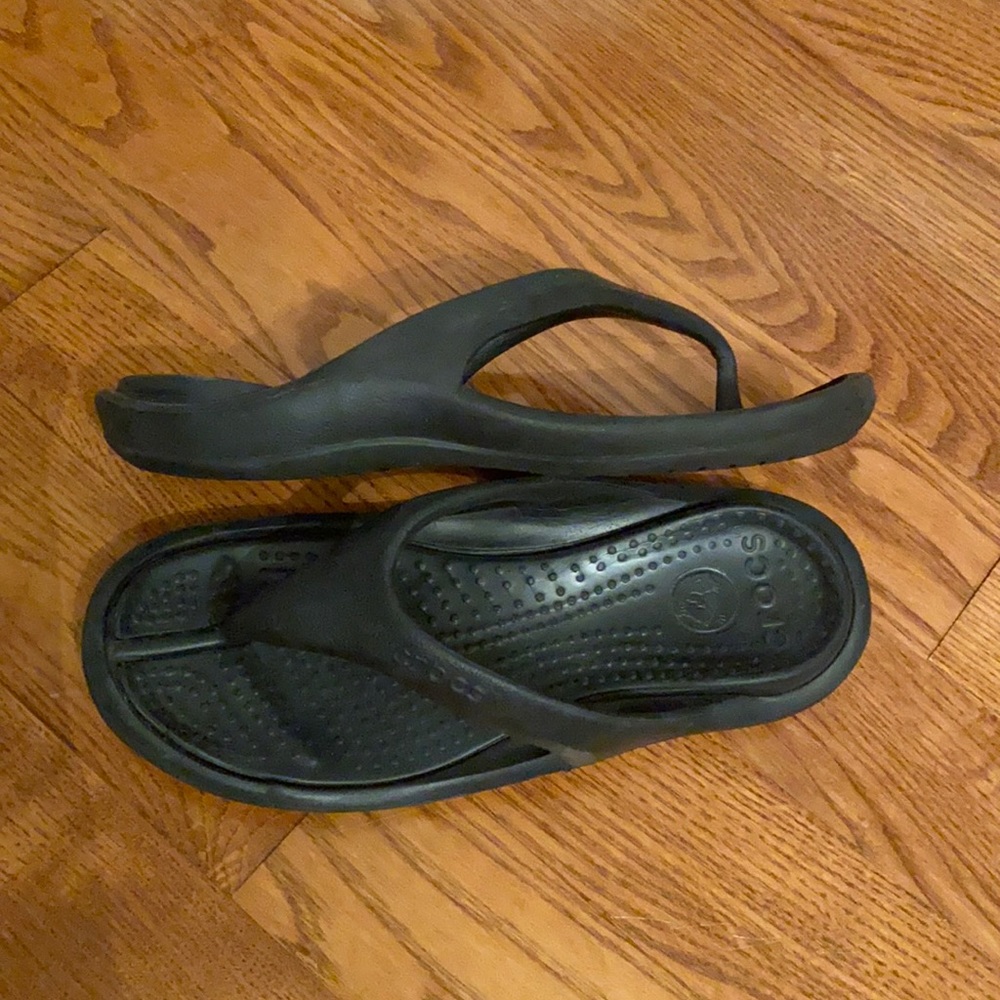 Men’s size 10 crocs flip flop